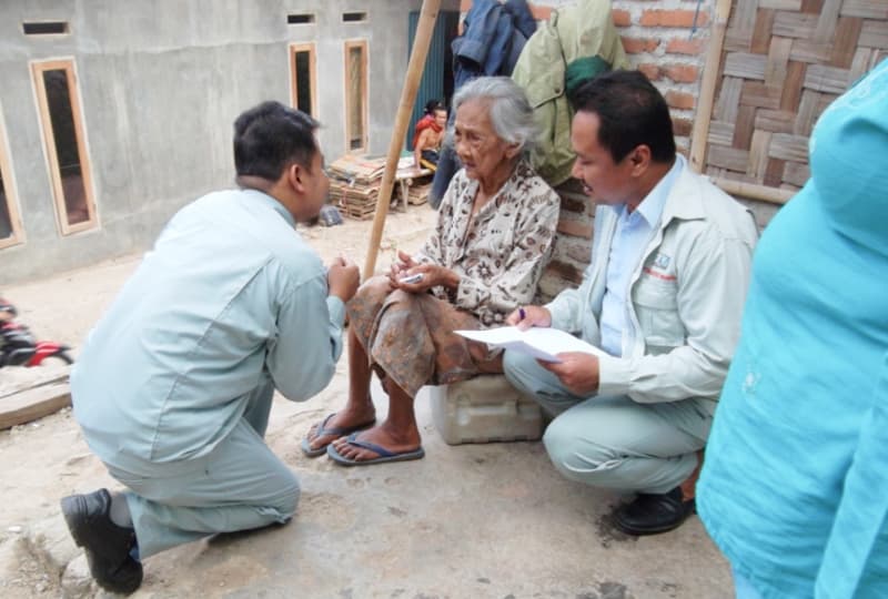 孤児や地域の方々へ寄付や食事の提供などの奉仕活動 （PT. DIA LOGISTICS INDONESIA社・インドネシア）3